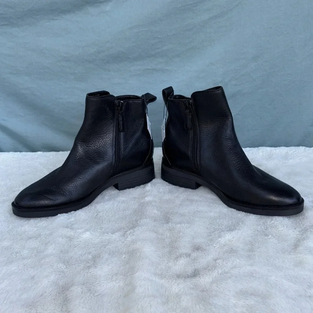 NWOT COLE HAAN River Chelsea Waterproof Leather Bootie/Side Zip Size 5.5